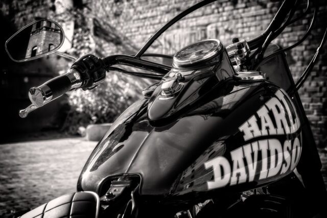 motorcycle-3794594_1280