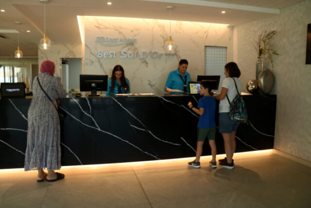 atur Tarragona hotel