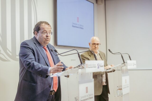 El conseller d’Interior i el director del Servei Català de Trànsit presentant el programa | Departament d'Interior