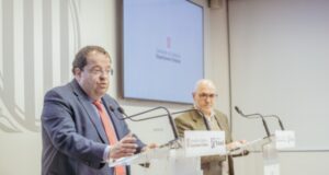 El conseller d’Interior i el director del Servei Català de Trànsit presentant el programa | Departament d'Interior