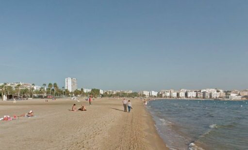 Mor una dona de 81 anys a la platja de Llevant de Salou