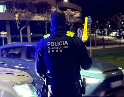 Detingut per circular amb una moto robada, sense carnet i amb droga a sobre