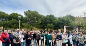 Els veïns de les “cases de colors” reclamen solucions a la degradació del barri