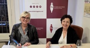 Els apartaments turístics s’alien amb la DO Tarragona per impulsar l’enoturisme a la demarcació