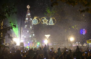 Milers de persones celebren l’encesa de les llums de Nadal a Salou