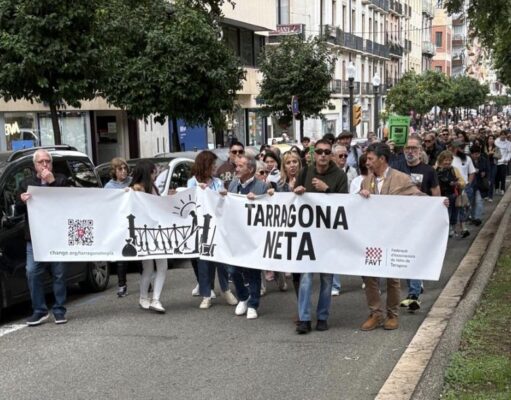 Nou capítol del serial de la brossa: La manifestació per una Tarragona més neta Foto TGN NETA