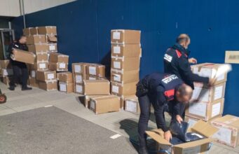 Quatre detinguts per robar 3.000 peces de roba d’un camió a l’AP-7