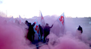 Tarragona Daily | Treballadors de Repsol bloquegen el polígon nord per exigir avenços en els convenis