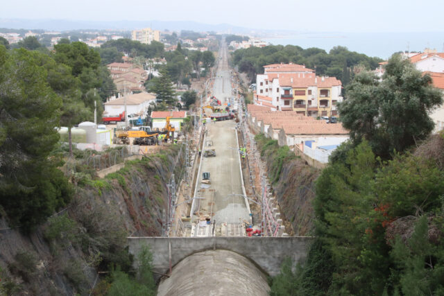 Roda de Berà tunel obres tren renfe adif