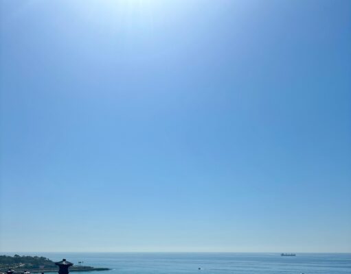 Per què toquem ferro al Balcó del Mediterrani? L’origen d’una tradició molt tarragonina