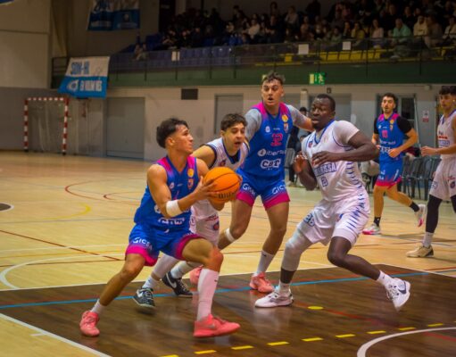 L’Ibersol CBT trenca la imbatilitat del Mollerussa (63-72)