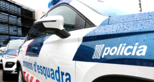 Una baralla permet detenir un home relacionat amb una dotzena de robatoris amb força a habitatges Mossos d'esquadra succesos