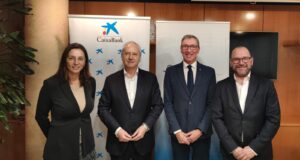 CaixaBank i el COFT renoven l’acord pel suport financer als farmacèutics