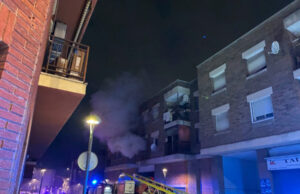 Nou atesos pel SEM, tres d’ells traslladats a l’hospital, en un incendi al barri de Torreforta