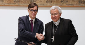 El Govern i les diòcesis signen un protocol de cessió d’immobles per promoure habitatge social