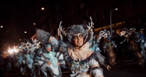 Tarragona Daily | El mal temps no frena la Rua de l’Artesania