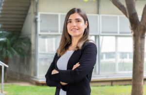 La investigadora de l’ICIQ Katherine Villa rep el Premi Nacional de Recerca