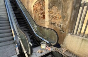 10 dies per acabar amb el soroll de les escales mecàniques del carrer Vapor