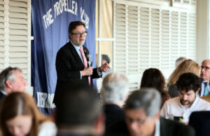 Santiago Castellà reivindica el lideratge logístic de la ciutat en un col·loqui a Barcelona