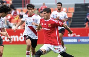 Óscar Sanz evita el desastre del Nàstic davant del Sevilla Atlético