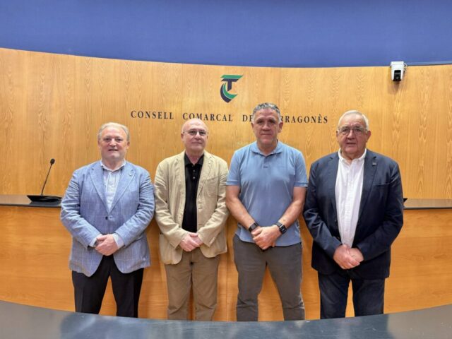 10.06.26_Signatura-Conveni-Consells-Comarcals-2-1024x768