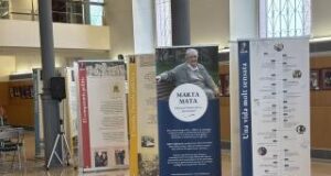 La Biblioteca Xavier Amorós acull una exposició dedicada a la pedagoga Marta Mata