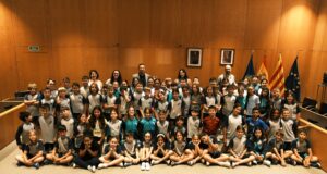 Més de 70 alumnes del Col·legi Vidal i Barraquer visiten l’Ajuntament de Cambrils