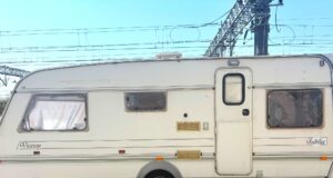 La Guàrdia Urbana recupera una caravana sostreta i deté un home al polígon Francolí