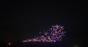 Un espectacle de 400 drons il·lumina Tarragona en la vigília del Concurs de Focs
