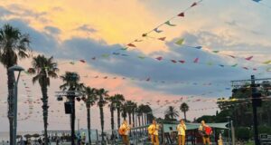 OxV | Agenda 20/07/26: Humor amb Peyu a Sant Martí Sarroca, Nits de Pèrgola a Miami Platja i visites guiades a la Peralada Medieval
