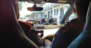 Detinguts tres homes per robar a l’interior d’un vehicle al Serrallo