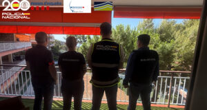 Detenen un home a Barcelona relacionat amb un grup criminal especialitzat en robatoris a joieries