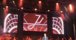 El carisma de Julio Iglesias Jr. enamora Tarragona