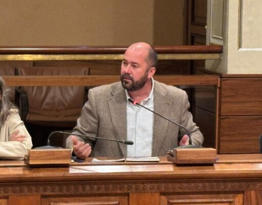 ERC dona suport al recàrrec als pisos turístics, però exigeix a Viñuales més ambició